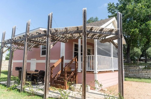 Hudson Bend House | Pink Pony Sleeps 6 10 mins to Lake Travis