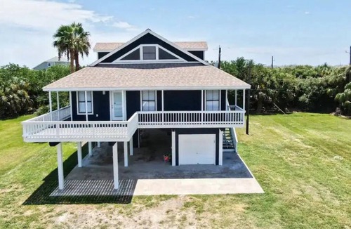 Galveston House | Pirates Paradise - Pool - 4bd/2.5BA - Sleeps 9