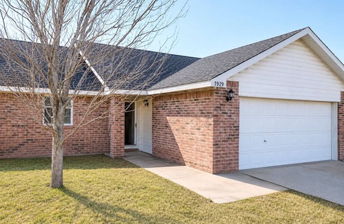 Oak Cliff House | Pleasant 3-bedroom house with AC in vibrant Dallas