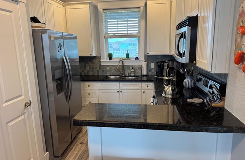 Galveston House | Pointe West Galveston - Beach Club - Golf Cart - Dogs Welcome
