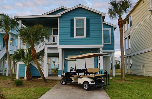 Galveston House | Pointe West Galveston - Beach Club - Golf Cart - Dogs Welcome
