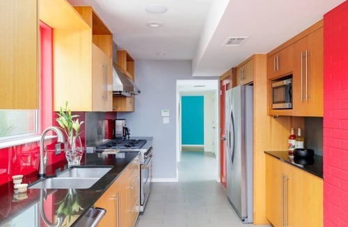 Westfield House | Pool, Free Parking, King Bed - The Casa - Portoro