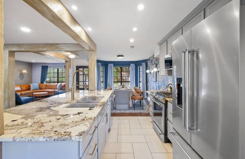 San Antonio House | Pool, Games, Pickleball & Putt Putt Fun!