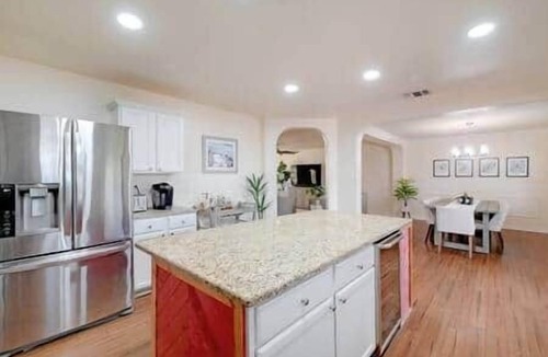 West San Antonio House | Pool, SeaWorld, LAFB Family Getaway