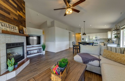 Gilbert House | Poolside Extended Escape! 5 Mi to Dtwn Gilbert
