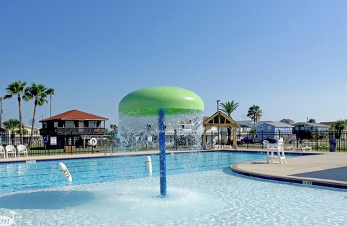 League City Cottage | Prager Bay View by Ryson Vacation Rentals