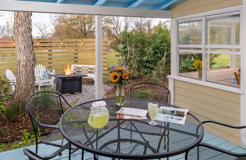 Rayne Cottage | Prairie Haven: Spacious Private Cottage in Cajun Country with 2 Bedrooms, Jetted Tub, and Garden Views
