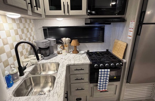 Springtown House | Prairie Moon Charming 1-bedroom recreational vehicle with AC in Springtown