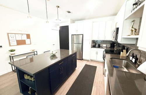 West Dallas Apartment | Prime Location - Quiet and Cozy 1BR