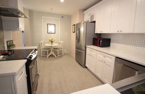 Mahncke Park House | Prime Location, Walk to All Best Known Attractions