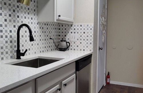 Far North Dallas Condo | Prime North Dallas Location, Gated Entire 1BR/1BA, Corporate & Extended stay