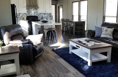 Farris House | Private 75-acre Retreat! 3 Bed/2 Bath, ponds, Kid Cave, and endless scenery!