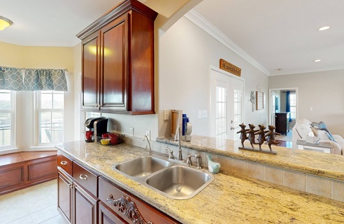 Texas Gulf Coast Region House | Private acreage next to the bayou with kayaks, porches, open layout, W/D, & AC