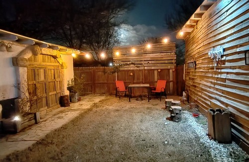 Hidden Meadow Community House | private and cozy little Casita