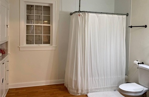 Edna Apartment | Private apartment in downtown Edna, Tx