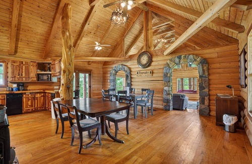 Woodville Cabin | Private Cabin Estate w/Pool Near Woodville TX