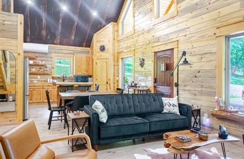 Athens Cabin | Private Cabin, forest retreat near Wolf Pen Gap