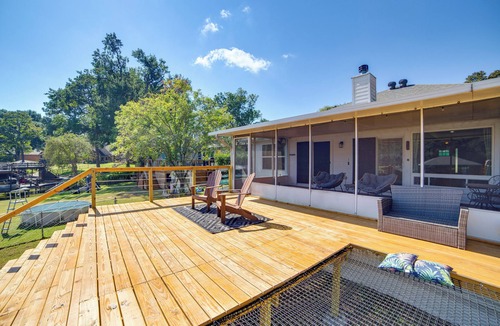 Leisure Land House | Private Dock & Slip: Cedar Creek Reservoir Home