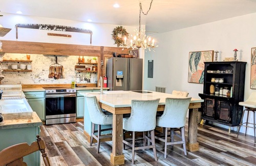 Covington Cabin | Private, fire pit on the river!