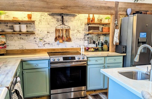 Covington Cabin | Private, fire pit on the river!