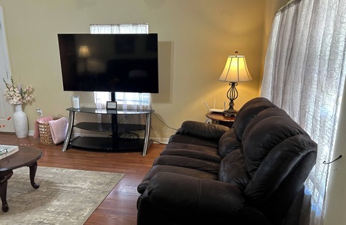 Independence House | Private home in the country with parking on site