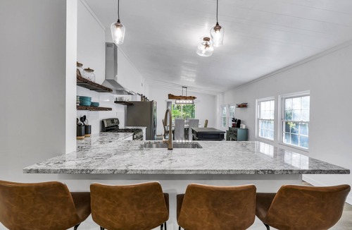 Karnack House | Private home located on the water!🎣 🛶 5 KAYAKS INCLUDED with your stay for FREE!