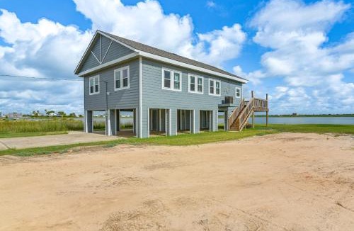 Hitchcock House | Private Home on Lagoon w/Views in Hitchcock!