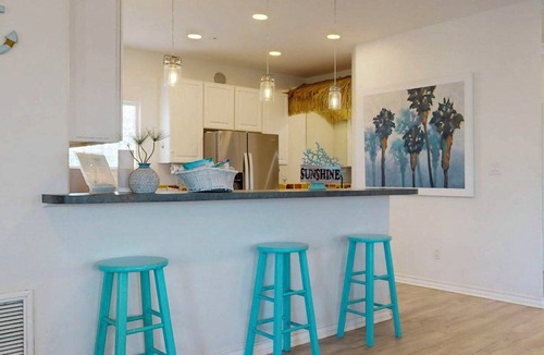 Port Aransas House | Private Hot Tub, Shared Pool, Game Room, Rooftop Deck, Tiki Bar, Golf Cart Included
