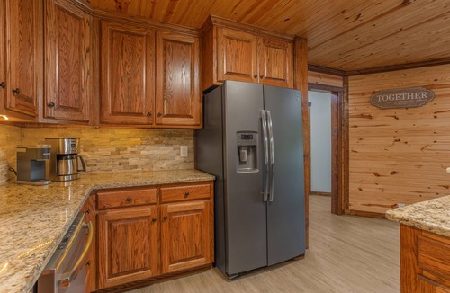 Ardmore Cabin | Private Large Cabin Retreat Near Lake Murray Oklahoma. Clean and Well Maintained