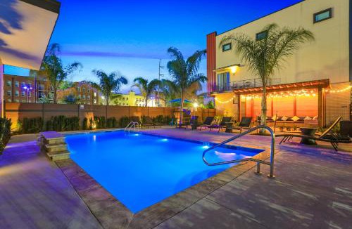 Mid-City House | Private Living Villa Near City Hot Spots