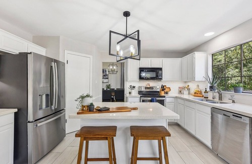 North Buttercup Creek House | Private Pool & Hot Tub-Large 4BR Family Home Near Austin-Sleeps 12!