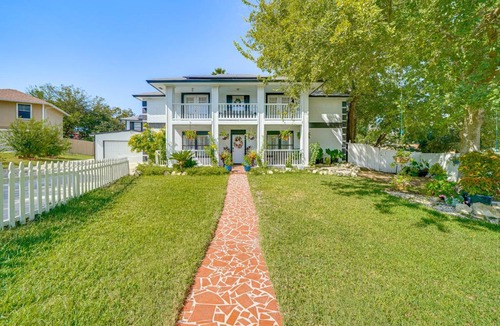 Heritage Villa | Private Pool & Yard! Massive San Antonio Villa