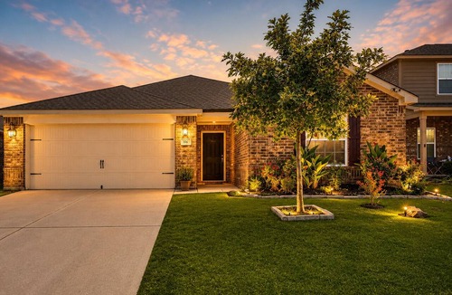 Anna House | Private Queen Room Near Medical City McKinney Pool