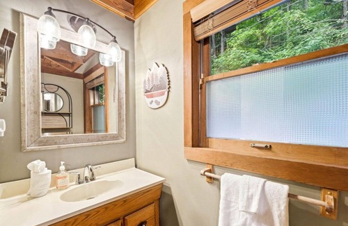 Sevierville Cabin | Private Riverfront Cabin | Little Pigeon River