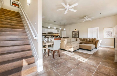 Faubourg Lafayette Apartment | Private 4BR Condo steps from St Charles Ave