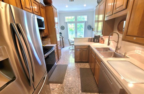 Woodway House | ★Private★Quiet★10 Min to BU/Magnolia★Veteran Owned★