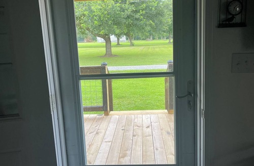 Houma Cottage | Quaint 1-bedroom cottage with AC in charming Houma.