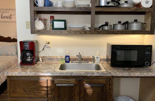 Dover Cabin | Quaint cabin in the heart of the Ozark Mountains.