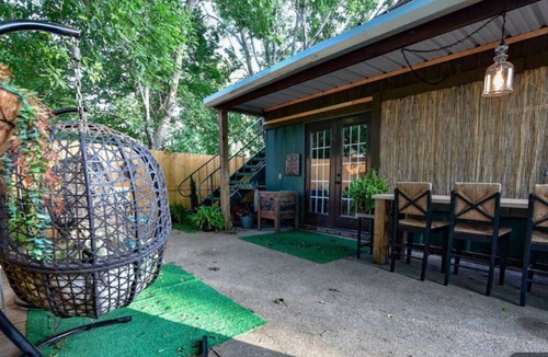 Caldwell Cottage | Quaint Cozy Cottage & Patio in the heart of Caldwell.