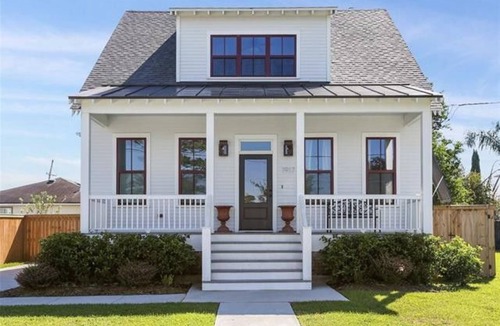 Arabi House | Quaint New Orleans Cottage - Charming and "NEW"