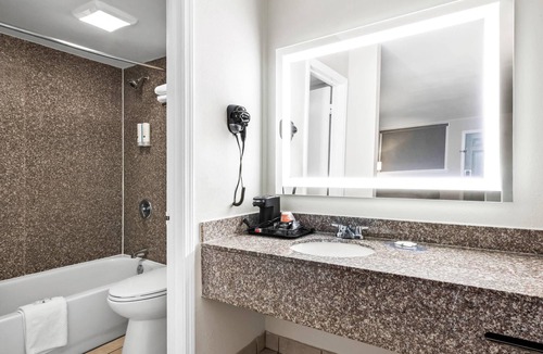 Harvey Hotel | Quality Inn Harvey - New Orleans
