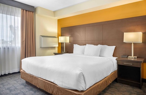 Bathurst Hotel | Quality Inn & Suites Bathurst