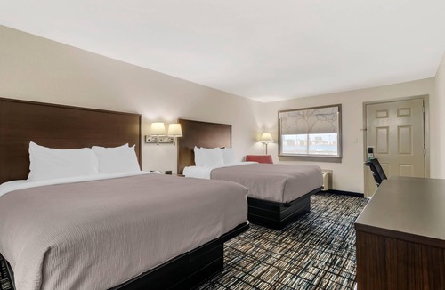 Wetmore Hotel | Quality Inn & Suites Near Six Flags and Medical Center