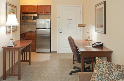 Lafayette Apartment | Queen Studio Suite | Full Kitchen Included
