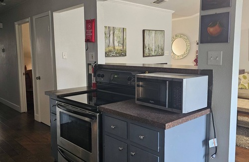 North Loop Condo | Quiet 2-bedroom Single Story Condo in central Austin & 2 parking spots in front