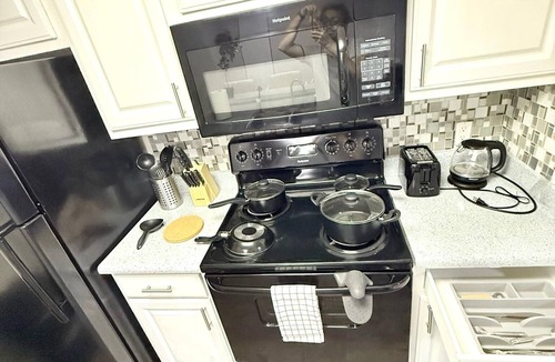 Addison Apartment | Quiet and Central 1-bedroom apartment near hospital and Tollway