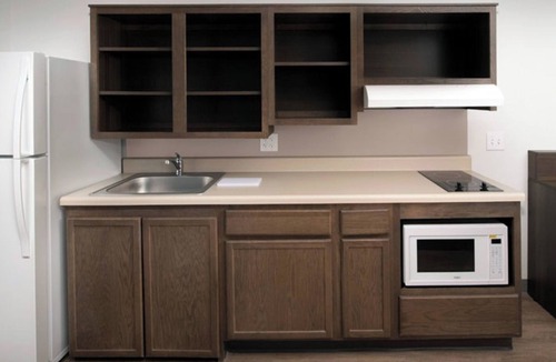 Austin Hotel | Quiet & Clean Two Room w/Kitchen – Few Mi to Texas Memorial Stadium in Austin