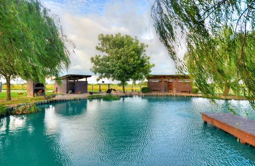 Sutherland Springs Cabin | Quiet Escape on a South Texas Ranch 2BR Cabin house sleeps up to 3 adults