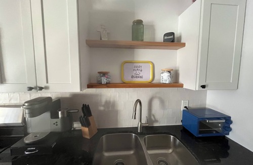 Gatesville Apartment | Quiet & Modern Charming 2-bedroom apartment in Gatesville with AC