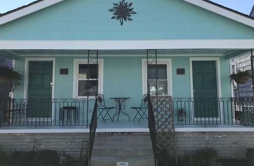 Algiers Point House | QUIET N SAFE FERRY TO Quarter day book whatever dates you want